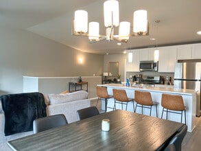 2371 Irontree Pl in Anchorage, AK - Building Photo - Building Photo