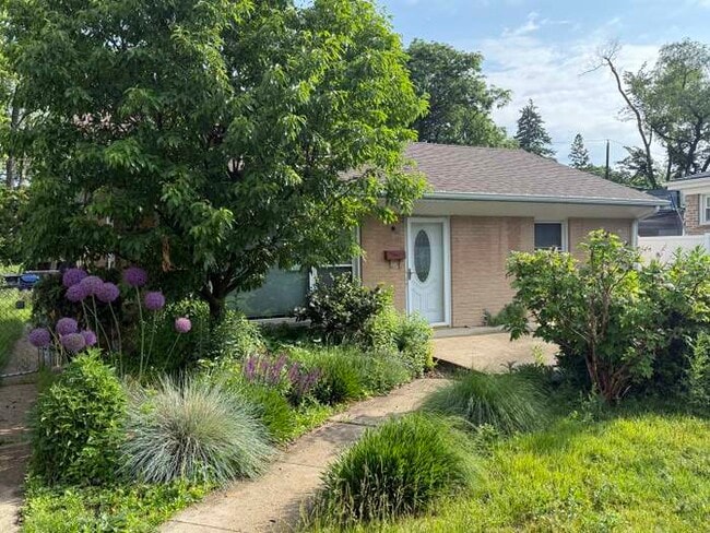 property at 2113 Seward St