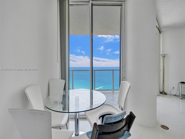 16485 Collins Ave, Unit PH35C in Sunny Isles Beach, FL - Building Photo - Building Photo