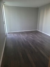 6010 Oakwood Dr in Lisle, IL - Building Photo - Building Photo