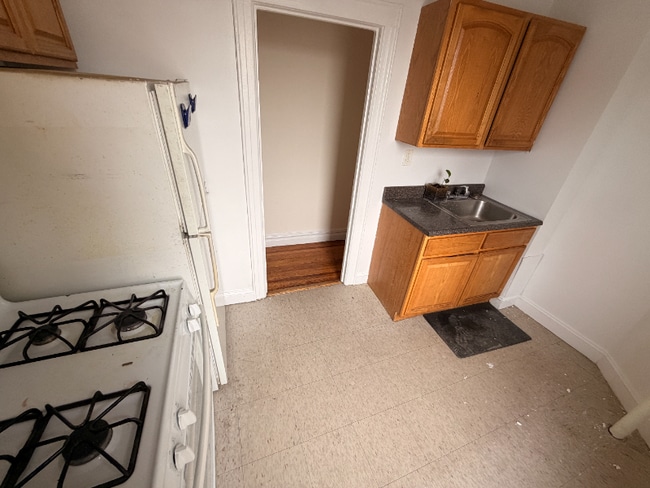 1649 Edison Ave, Unit 5E in Bronx, NY - Foto de edificio - Building Photo