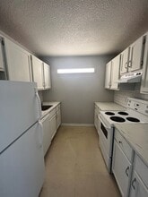 24 Dundas St in Dartmouth, NS - Building Photo - Building Photo