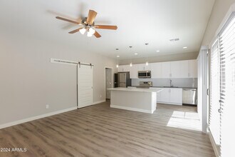 1119 S Stapley Dr in Mesa, AZ - Building Photo - Building Photo