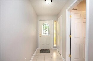 7019 Bent Branch Dr in Houston, TX - Building Photo
