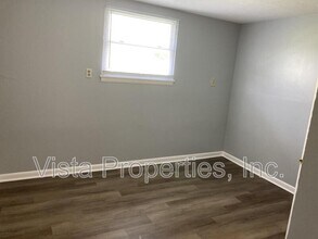 4903 Saddlebrook Ln in Louisville, KY - Building Photo - Building Photo