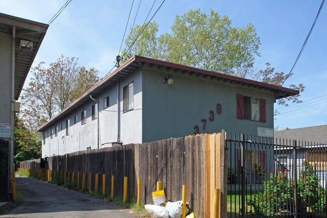 3738 4th Ave in Sacramento, CA - Foto de edificio - Building Photo