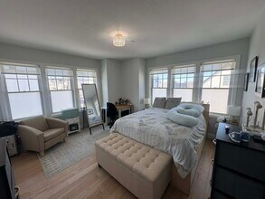 137 Falcon St, Unit 3 in Boston, MA - Foto de edificio - Building Photo