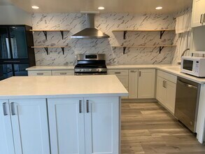 2032 E Bermuda St, Unit 104 in Long Beach, CA - Building Photo - Building Photo