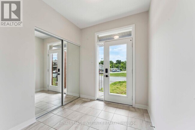227 Ormiston Cres in Ottawa, ON - Building Photo - Building Photo