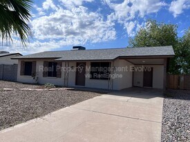 1535 W Rosemonte Dr in Phoenix, AZ - Building Photo