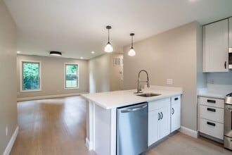 Waterfront at the Strand in Kingston, NY - Foto de edificio - Building Photo