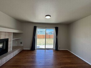 910 Piros Dr in Colorado Springs, CO - Building Photo - Building Photo