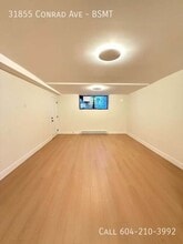 31855 Conrad Ave in Abbotsford, BC - Building Photo - Building Photo