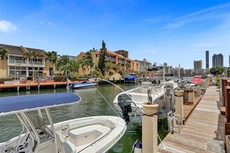 3945 NE 167th St in North Miami Beach, FL - Building Photo - Building Photo