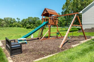 Woodridge Estates in Coralville, IA - Foto de edificio - Building Photo