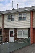 4 McLaughlin Ave in West Haverstraw, NY - Building Photo