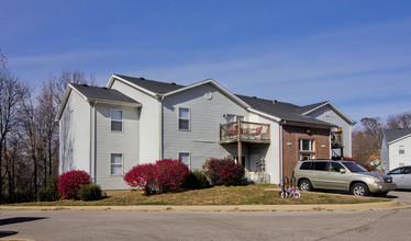 Sharon Woods Apartments in Newburgh, IN - Building Photo - Building Photo