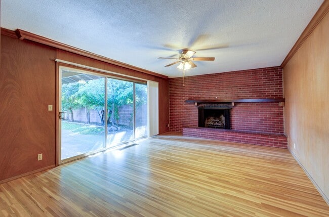 123 W McKinley Ave in Fresno, CA - Building Photo - Building Photo