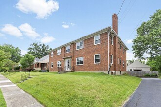 3332 Maple Crest Pl in Cincinnati, OH - Building Photo - Building Photo