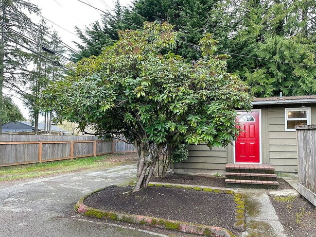 523 Madison St in Everett, WA - Building Photo - Building Photo