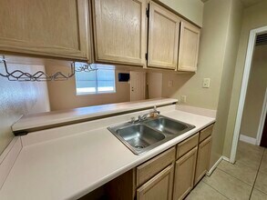 8915 McPherson Rd in Laredo, TX - Building Photo - Building Photo