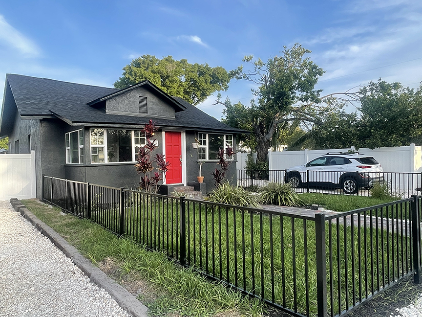 1034 Queen St N, Unit DetachedHome in St. Petersburg, FL - Building Photo