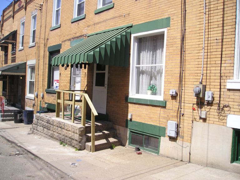 16 Edith Pl in Pittsburgh, PA - Foto de edificio