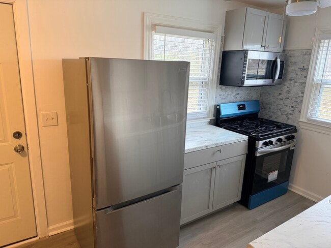 26181 Dunning St in Inkster, MI - Building Photo - Building Photo