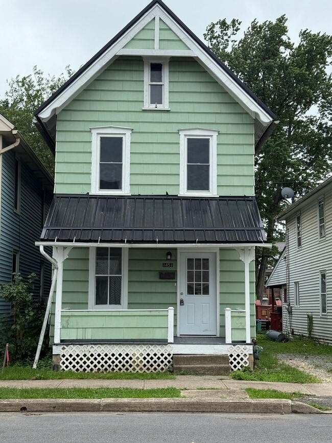 property at 1451 Scott St