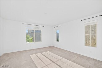 2718 Hammetts Landing Walk in Henderson, NV - Building Photo - Building Photo