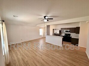 11009 NW 100th St in Yukon, OK - Building Photo - Building Photo