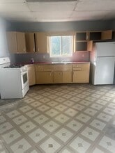 331 W Homer St in Freeport, IL - Building Photo - Building Photo