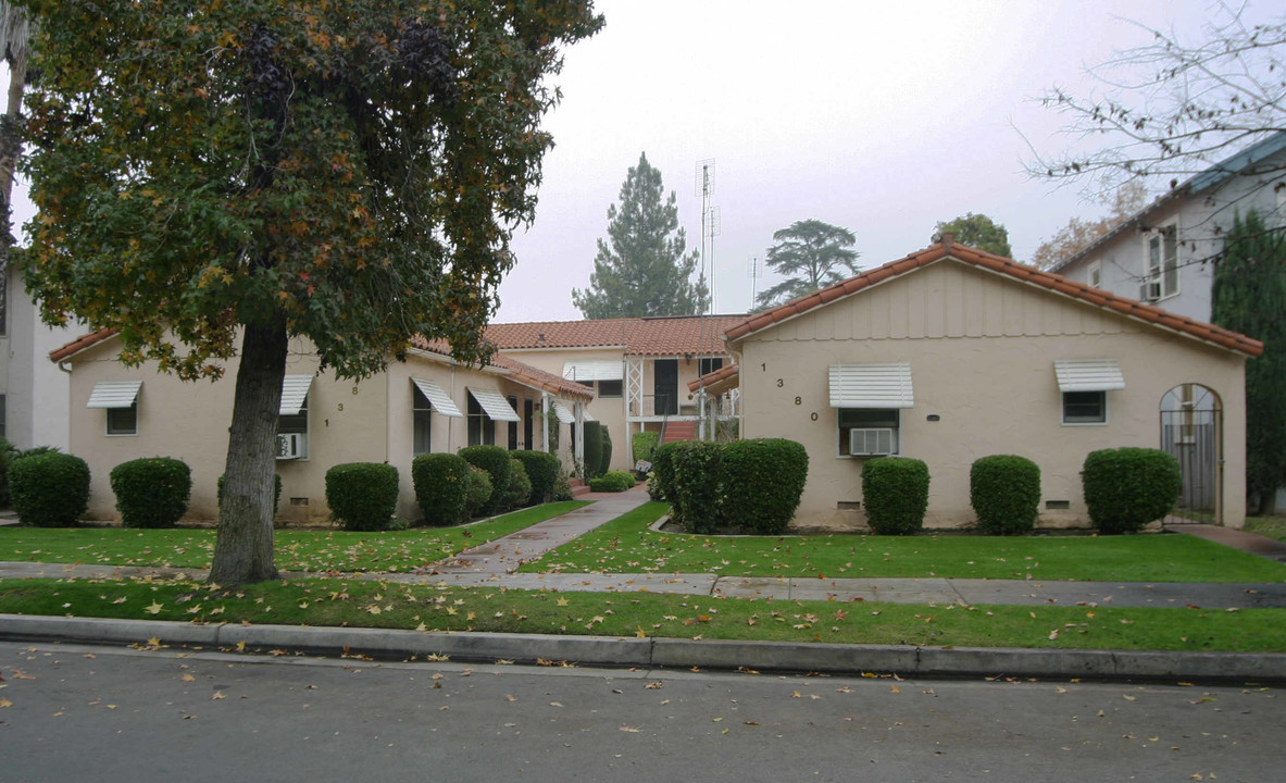 1380 N Linden Ave in Fresno, CA - Foto de edificio