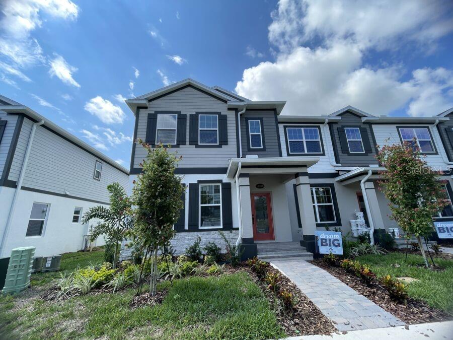 15236 Ovation Dr in Winter Garden, FL - Foto de edificio