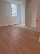 253 NE 2nd St, Unit 2701 in Miami, FL - Foto de edificio - Building Photo
