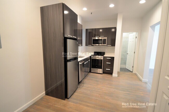 70 Peterborough St in Boston, MA - Building Photo - Building Photo
