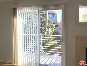 23 Buccaneer St in Los Angeles, CA - Building Photo - Building Photo