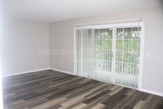 4176 Versailles Dr in Orlando, FL - Building Photo - Building Photo