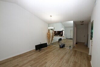 350 Club Cir in Boca Raton, FL - Building Photo - Building Photo