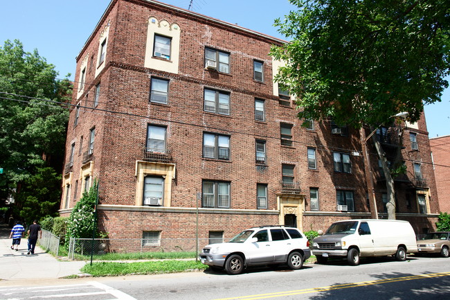 15015 Sanford Ave in Flushing, NY - Building Photo - Building Photo