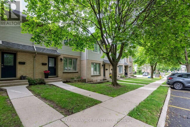 925-925 Lawson Rd in London, ON - Building Photo - Building Photo