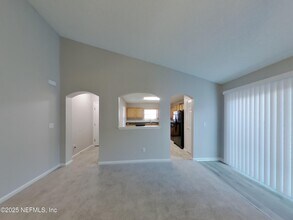 4303 Hanging Moss Dr in Orange Park, FL - Building Photo - Building Photo