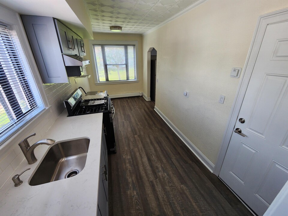 432 Broad Ave in Ridgefield, NJ - Building Photo