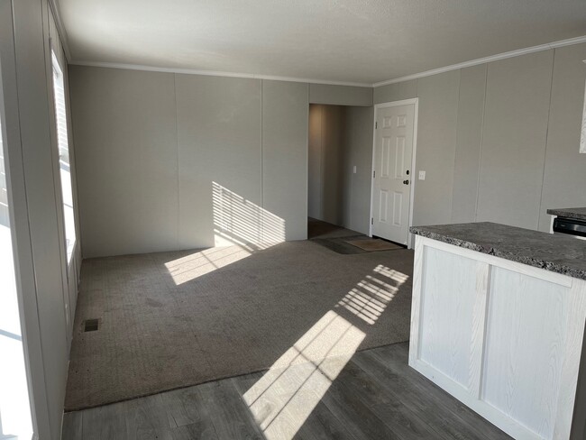 6 Canary Hill Dr in Orion Township, MI - Foto de edificio - Building Photo