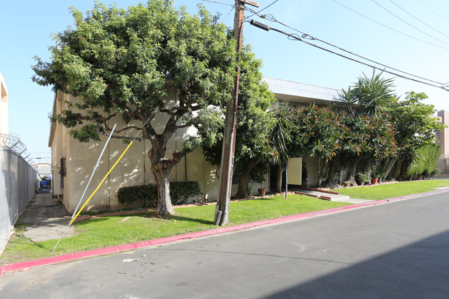 3730 Dufresne Court in Los Angeles, CA - Foto de edificio - Building Photo