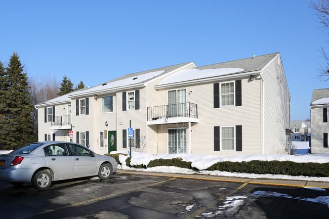 Welch Village in Eden, NY - Foto de edificio - Building Photo
