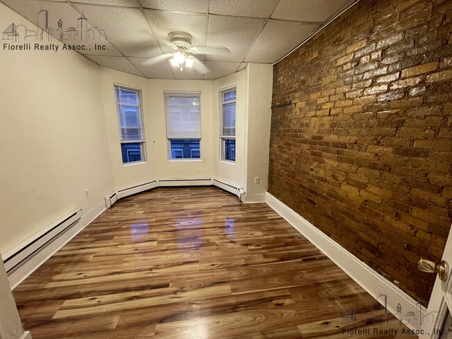 48 Prince St, Unit 4