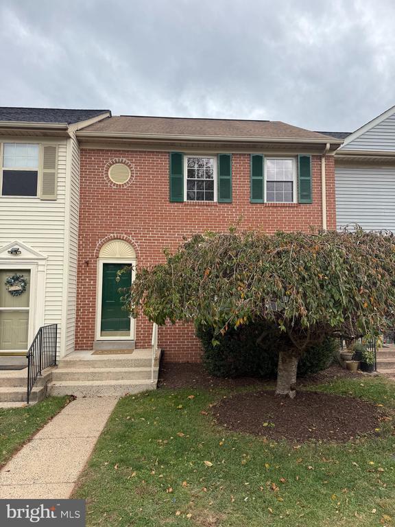 8625 Point of Woods Dr in Manassas, VA - Building Photo - Building Photo