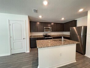 5224 New Friendship Pl in Tampa, FL - Building Photo - Building Photo