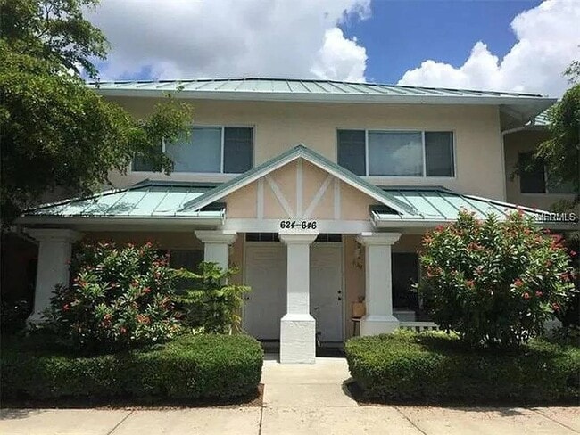 634 Cohen Way in Sarasota, FL - Foto de edificio - Building Photo